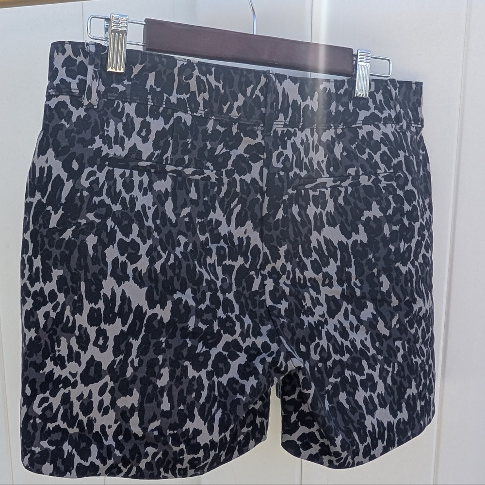 Isaac Mizrahi Women's Black and Gray Leopard Print Shorts - Picture 2 of 5